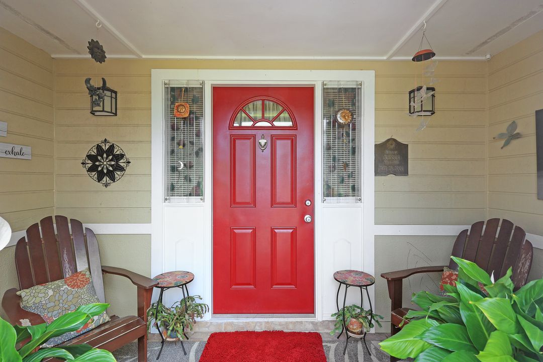 84 Valley Stream Ln, Naples, FL 34113