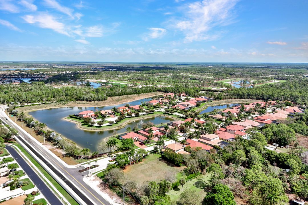 1621 Songbird Ct, Naples, FL 34120