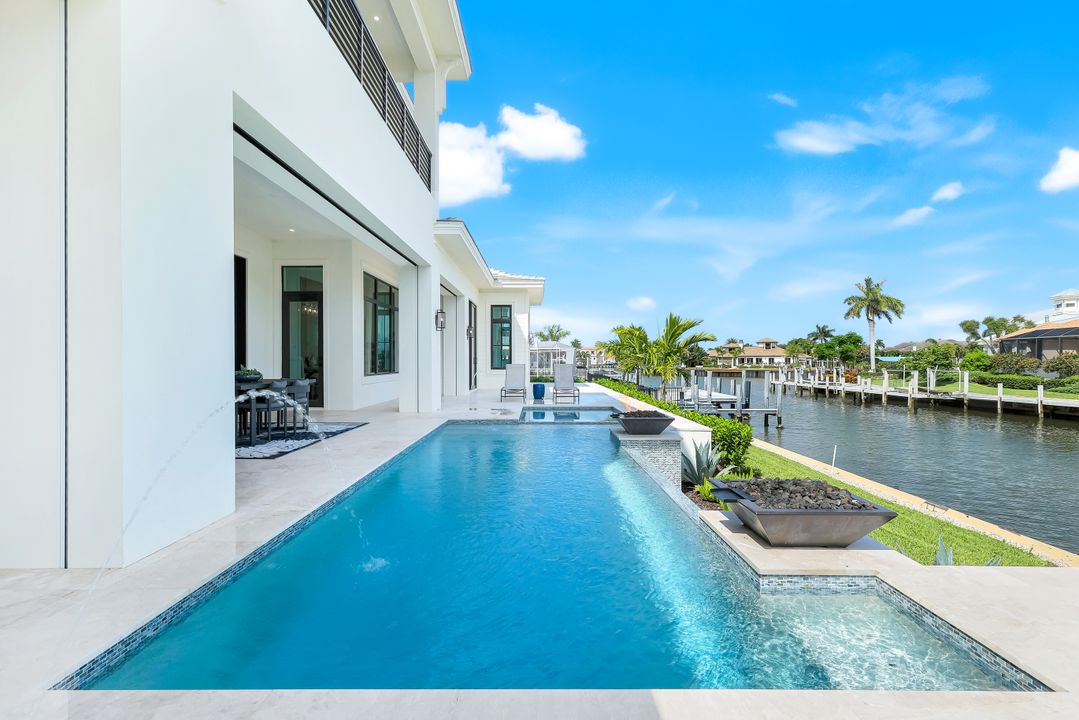 960 Iris Ct, Marco Island, FL 34145