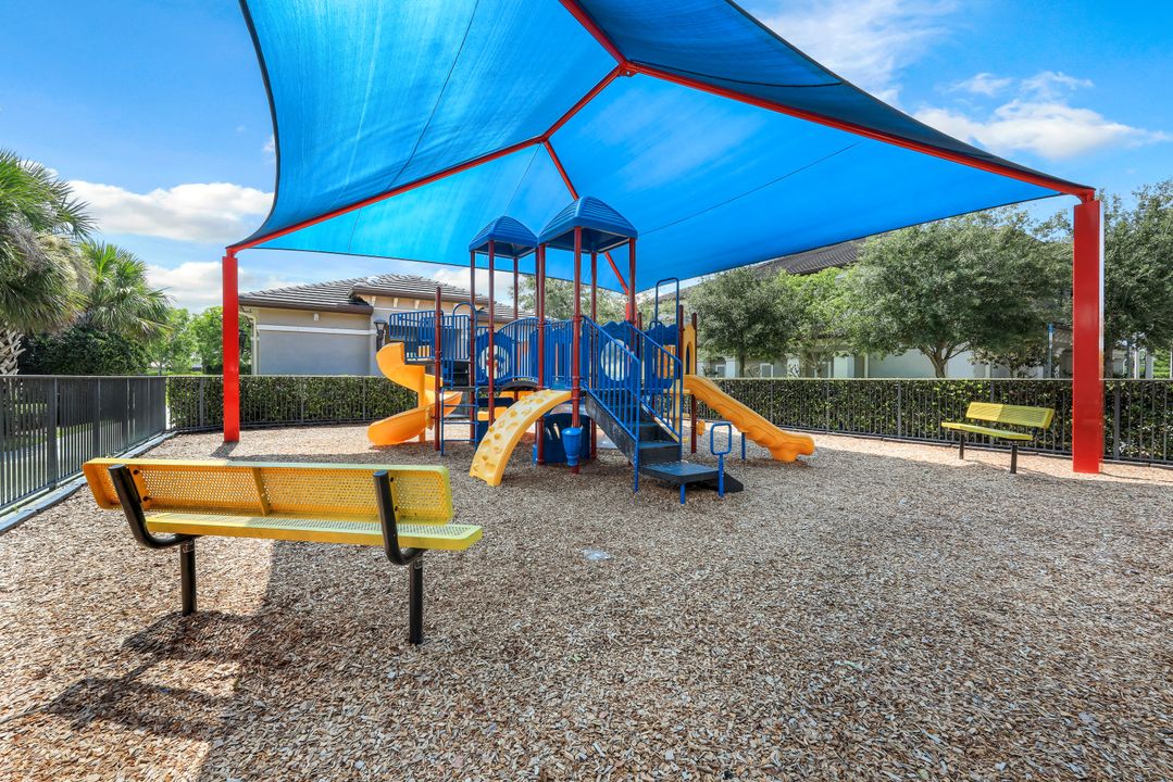 4138 Aspen Chase Dr, Naples, FL 34119