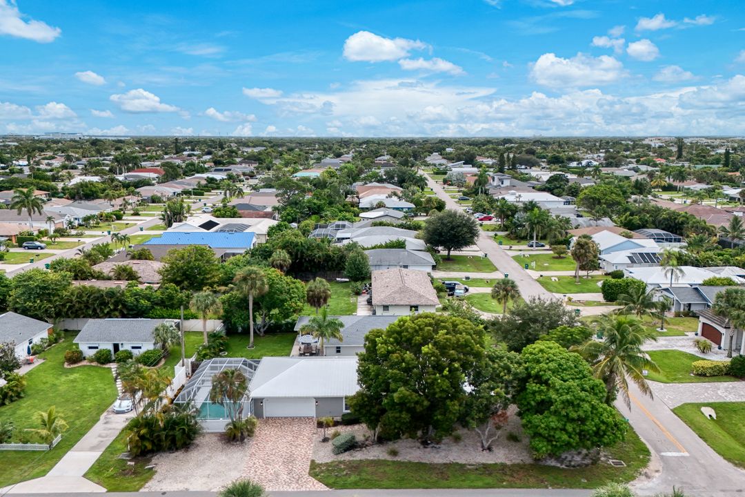601 97th Ave N, Naples, FL 34108
