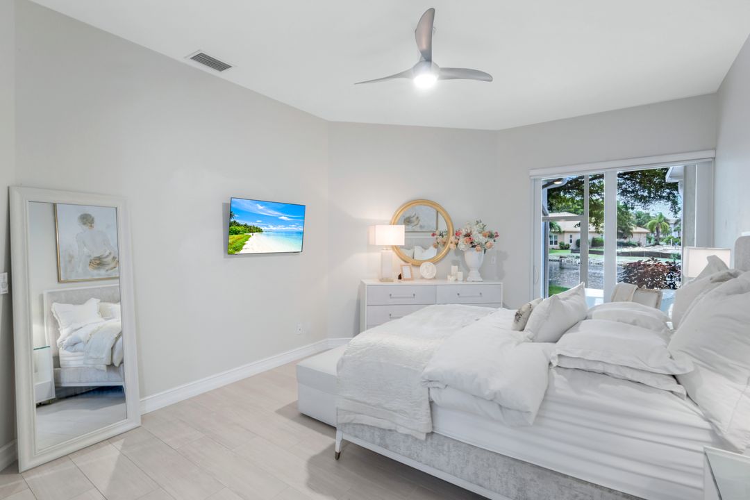 9172 Las Maderas Dr, Bonita Springs, FL 34135