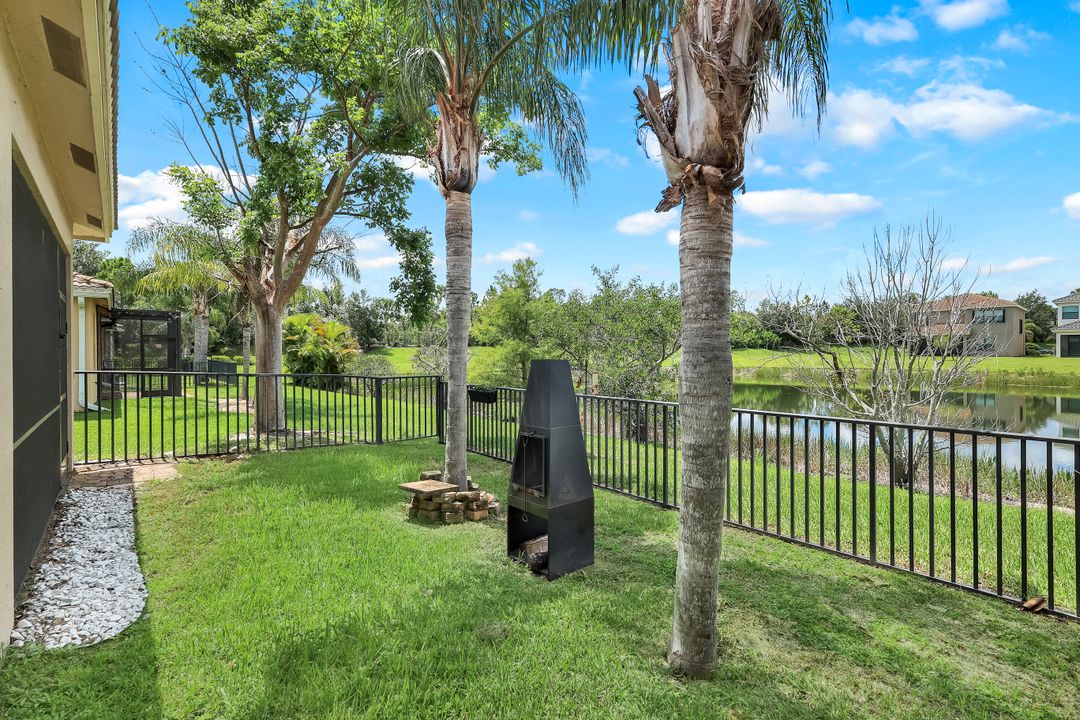 10490 Spruce Pine Ct, Fort Myers, FL 33913