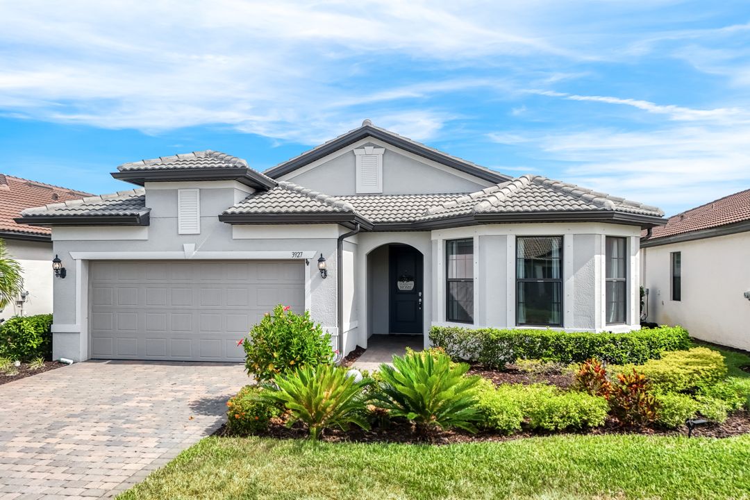 3927 Black Eagle Ln, Fort Myers, FL 33966