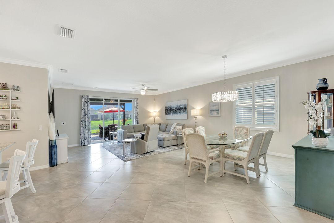 2174 Clementine St, Naples, FL 34120