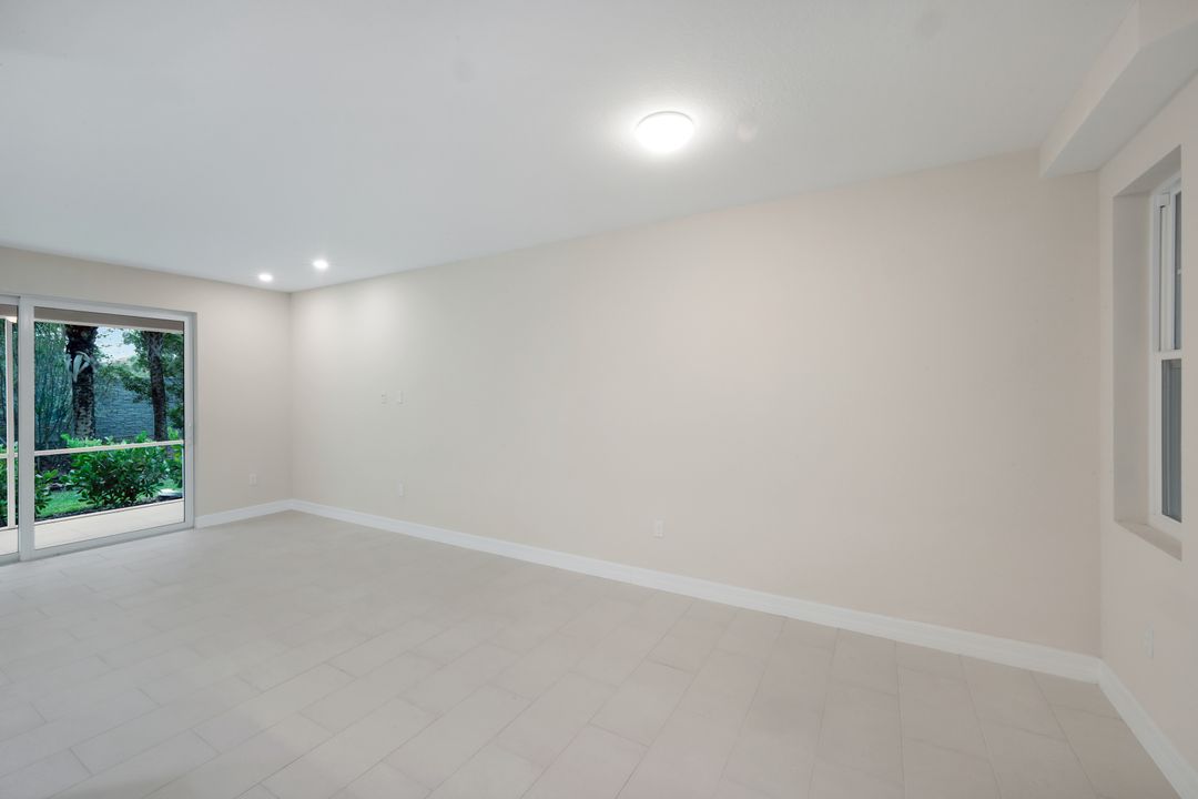 280 Antilles Wy E #101, Naples, FL 34112