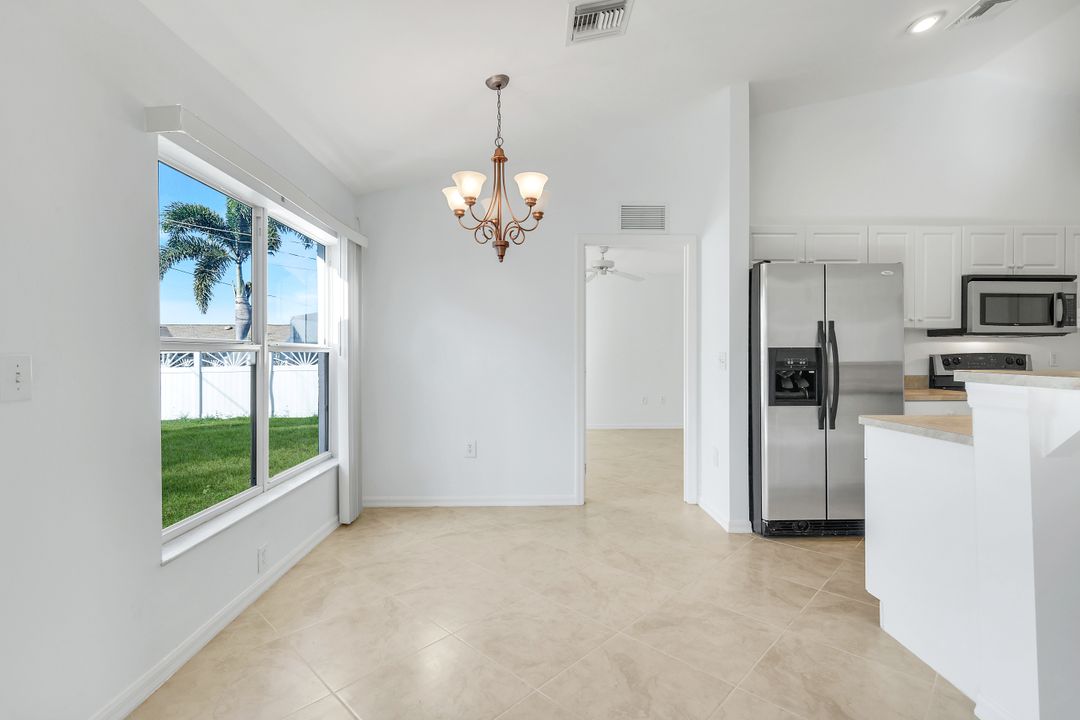 1706 NE 2nd Pl, Cape Coral, FL 33909