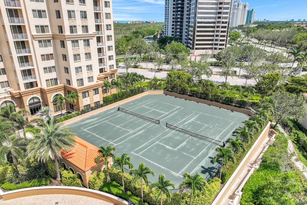 6597 Nicholas Blvd #306, Naples, FL 34108