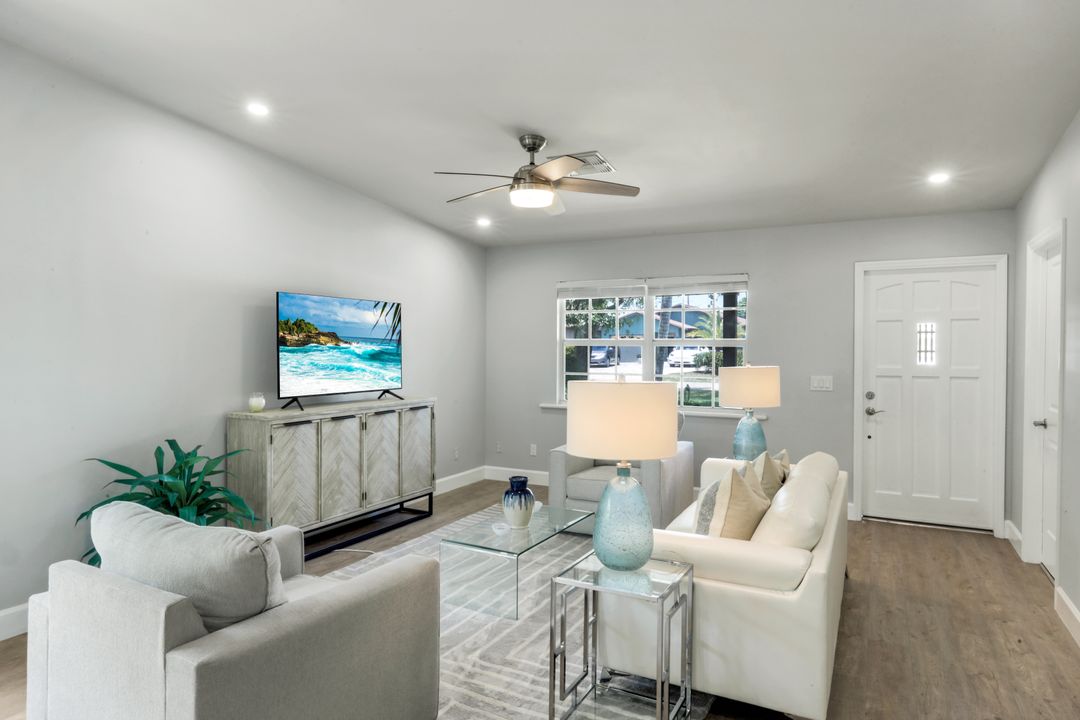 630 109th Ave N, Naples, FL 34108