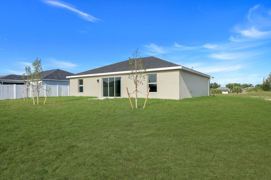 2121 NW 2nd Ave, Cape Coral, FL 33993