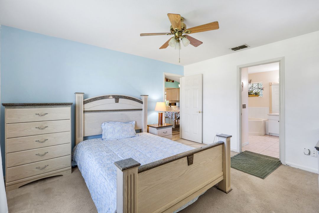 1015 SE 4th Pl, Cape Coral, FL 33990