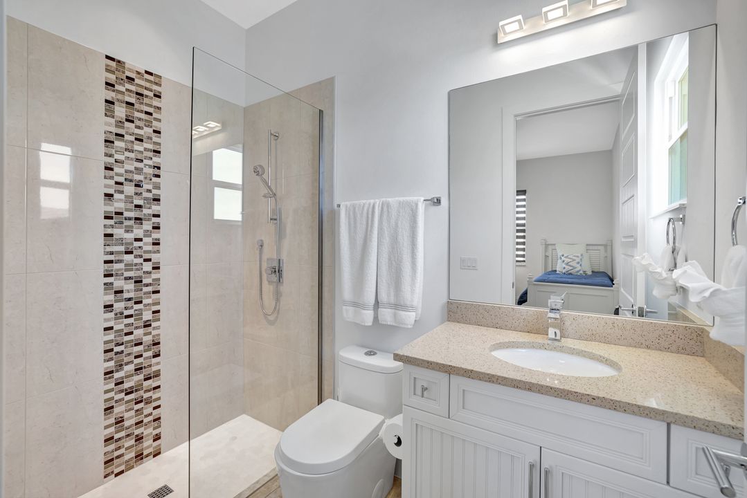 16 Willoughby Dr, Naples, FL 34110