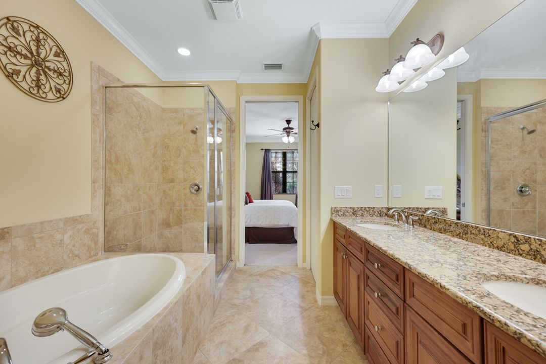 9027 Alturas Ln #3304, Naples, FL 34113