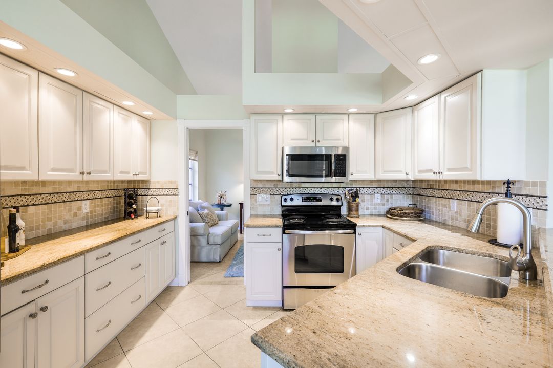 12651 Hunters Ridge Dr, Bonita Springs, FL 34135