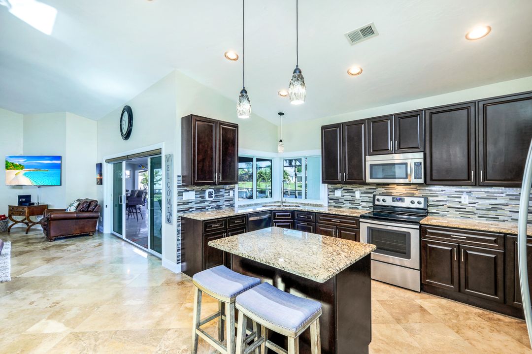 133 SE 32nd St, Cape Coral, FL 33904