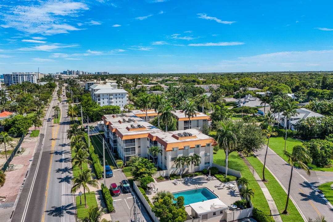 1100 Gulf Shore Blvd N #108, Naples, FL 34102