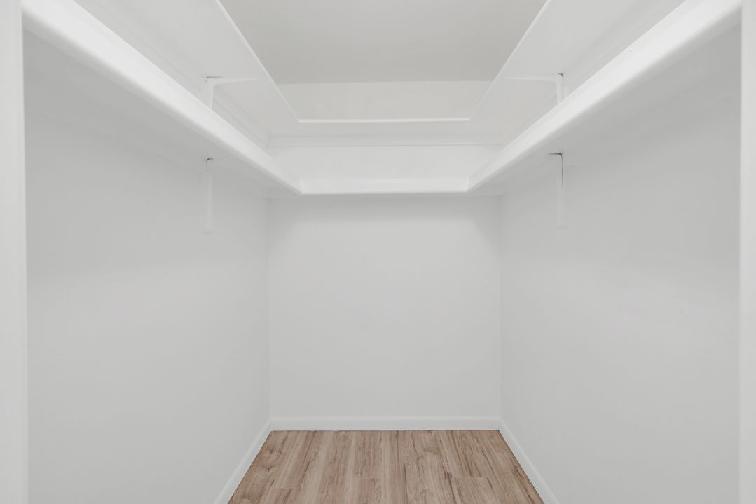 525 Weber Blvd N, Naples, FL 34120