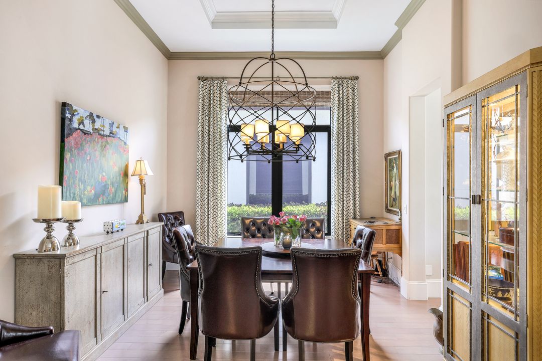 2239 Residence Cir, Naples, FL 34105