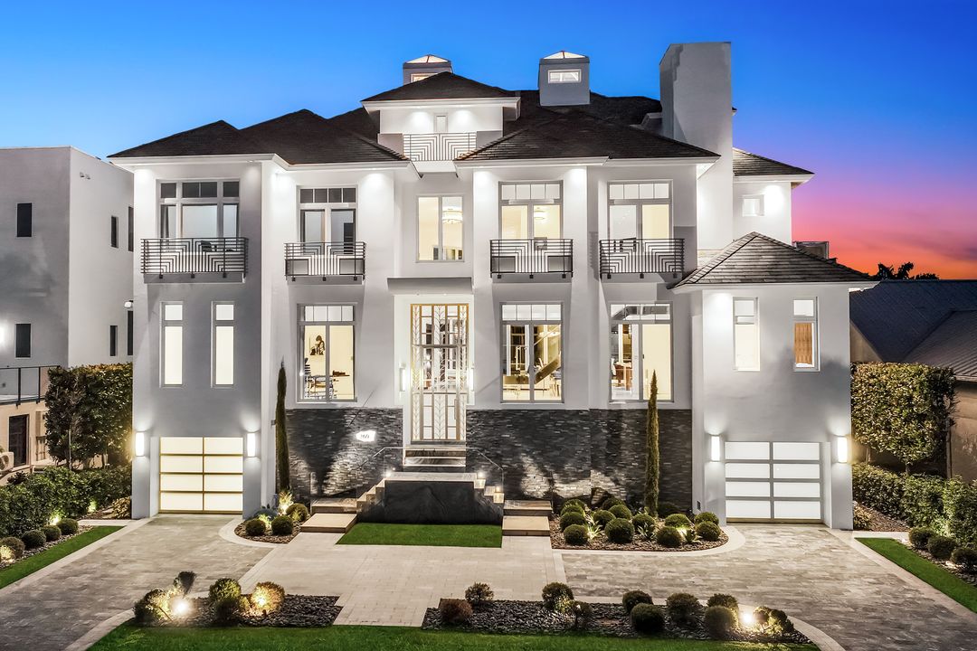 260 Channel Dr, Naples, FL 34108