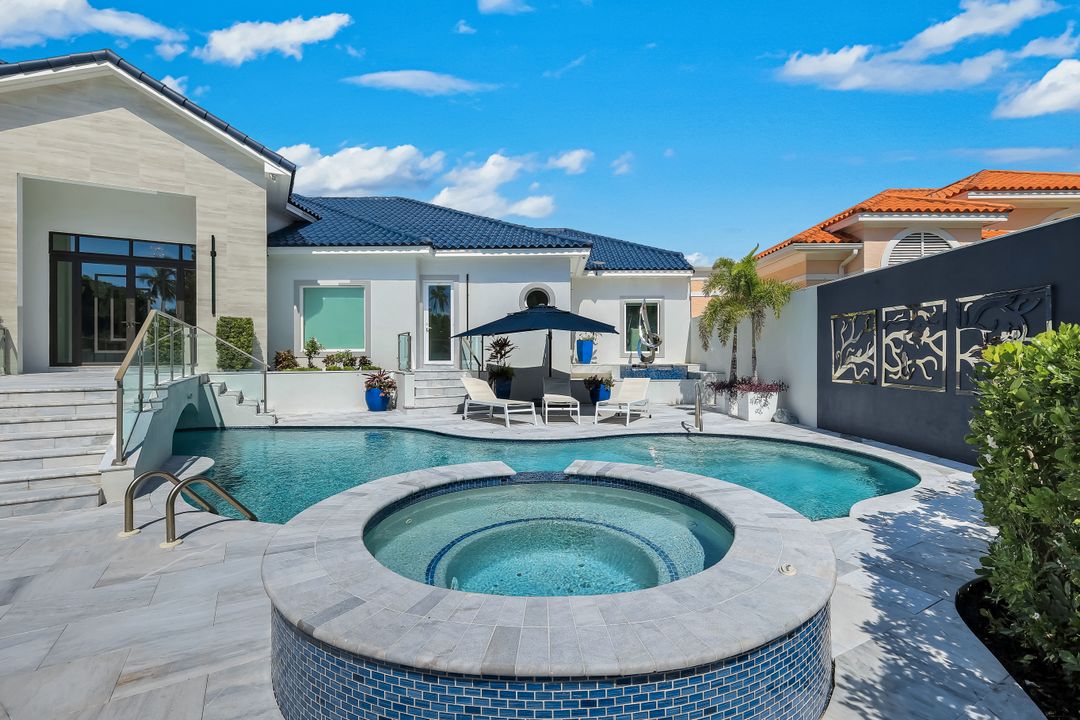 4900 Gulf Shore Blvd N, Naples, FL 34103