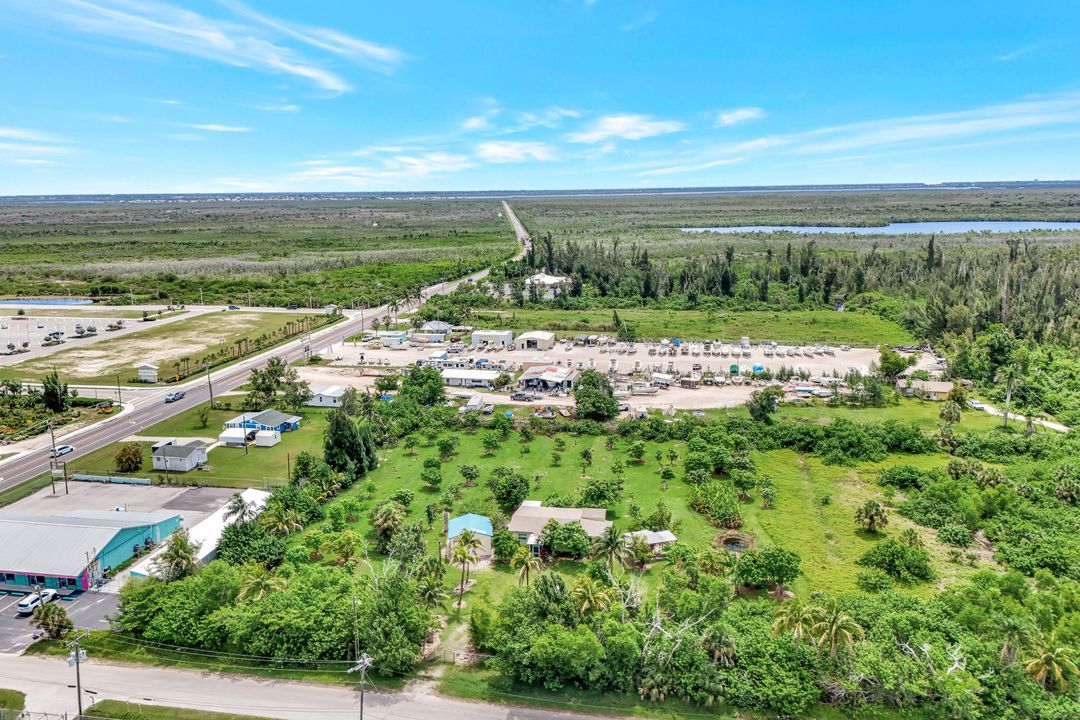 10464 Betsy Pkwy, Saint James City, FL 33956