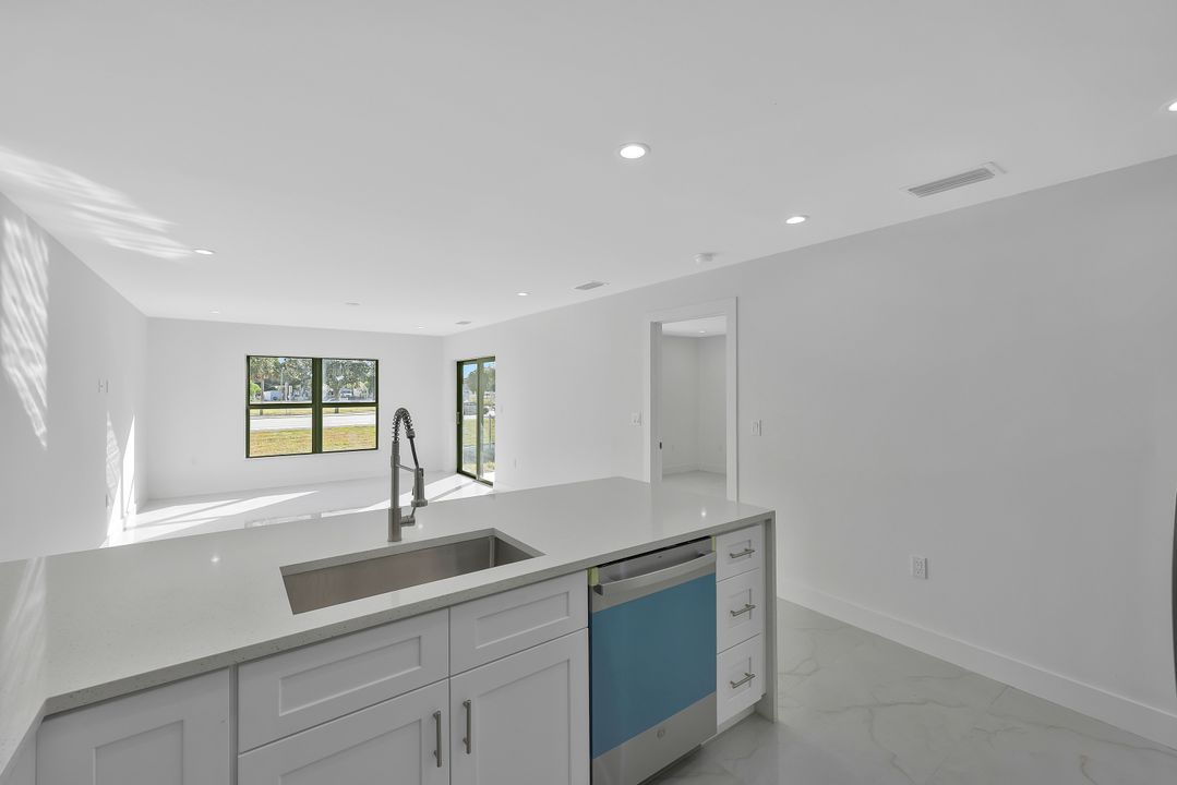 125 Holland St, North Fort Myers, FL 33917