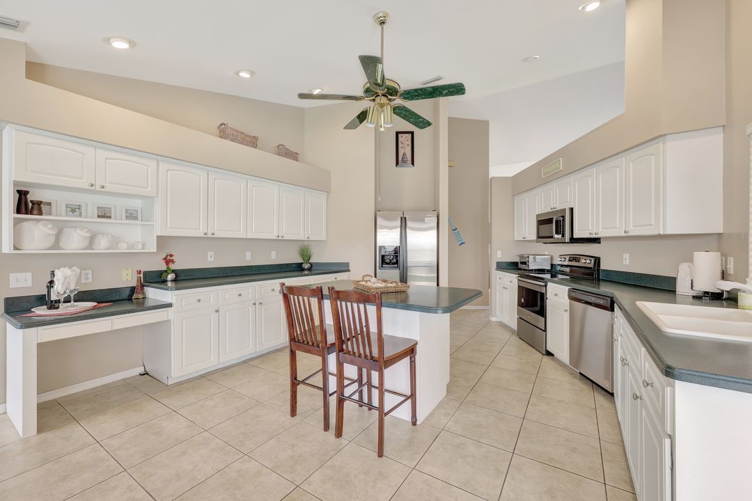 2137 SE 19th Ave, Cape Coral, FL 33990