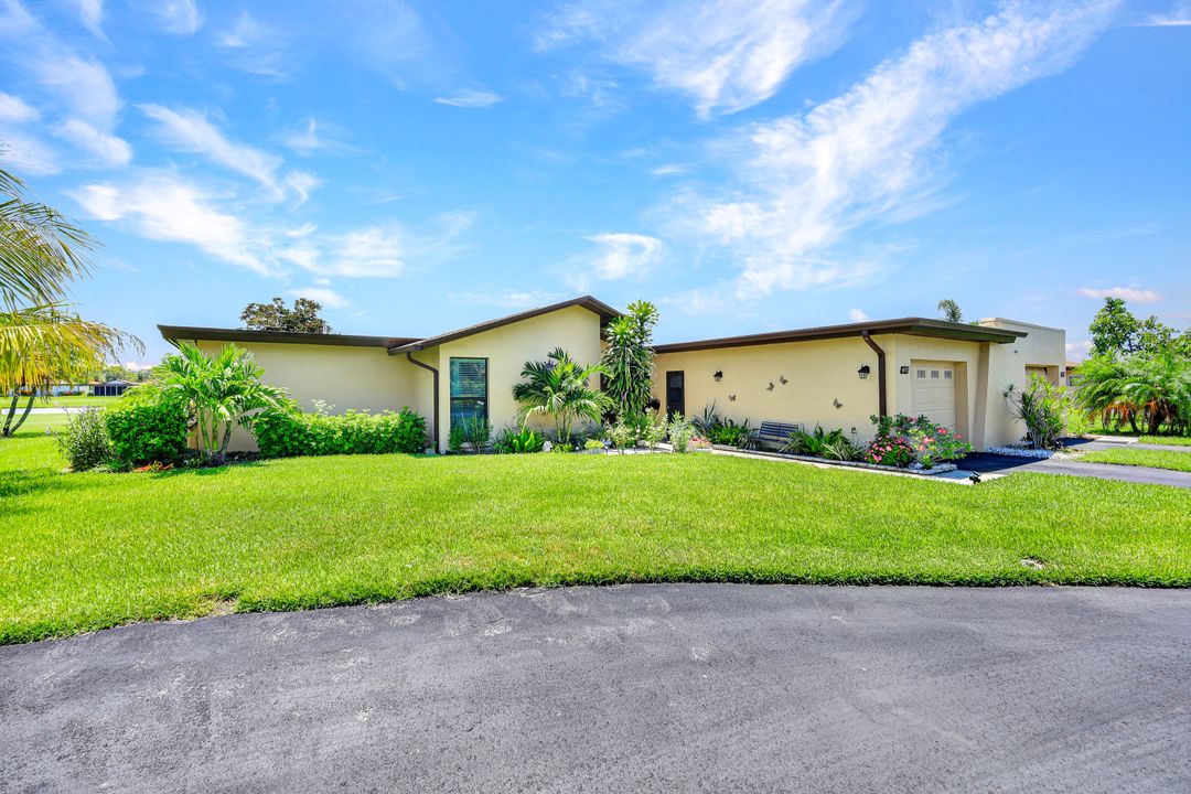 4175 Lakewood Blvd, Naples, FL 34112