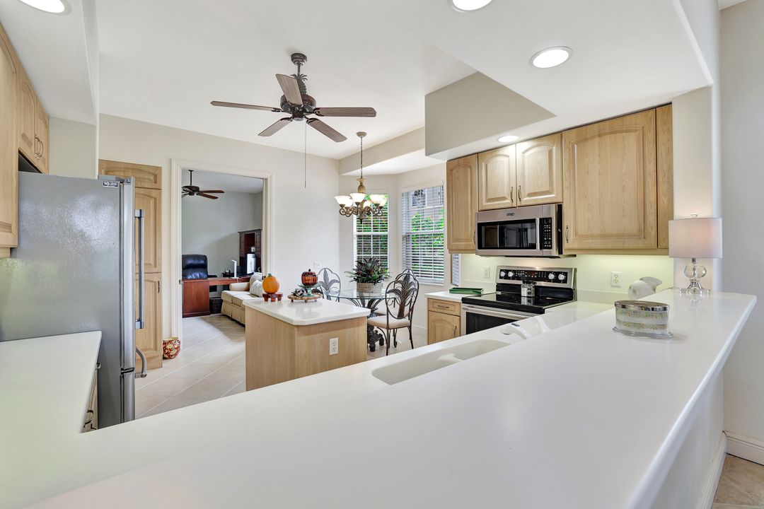 721 Regency Reserve Cir, Naples, FL 34119