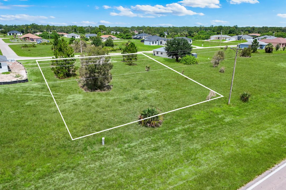 922 Columbus Blvd, Lehigh Acres, FL 33974