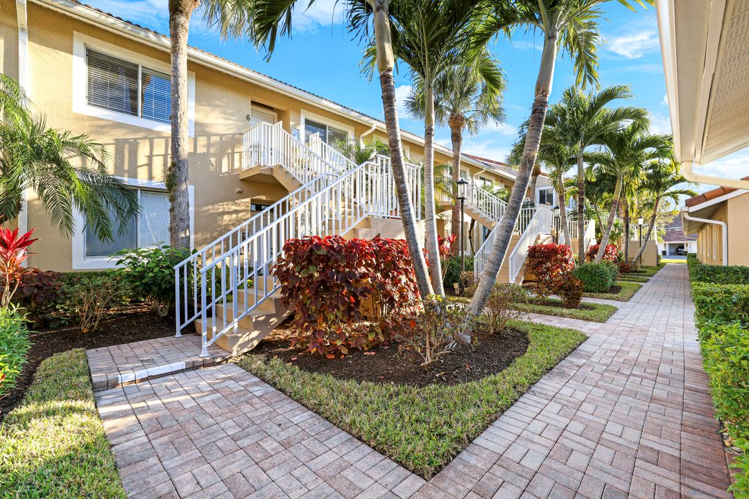 2347 Hidden Lake Ct #6, Naples, FL 34112