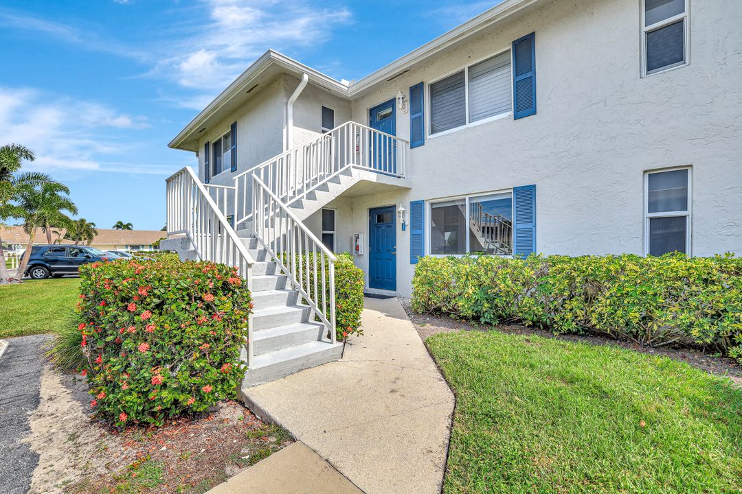 250 Candycane Ln #3, Naples, FL 34112