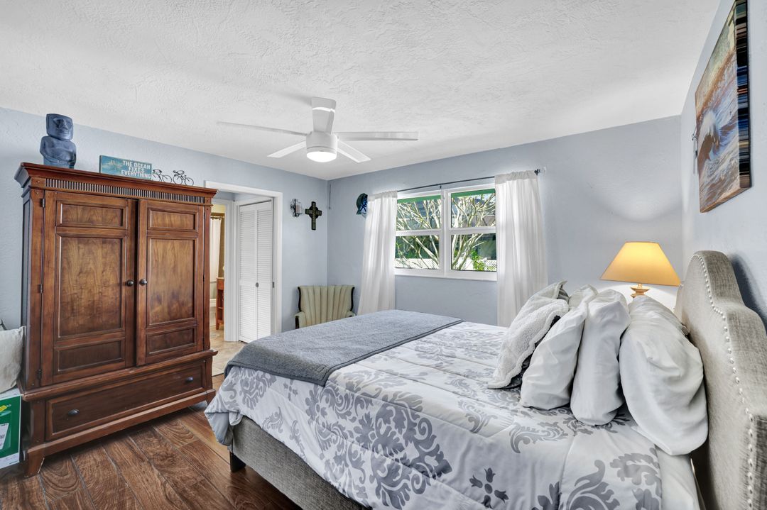 208 Baltusrol Dr, Naples, FL 34113