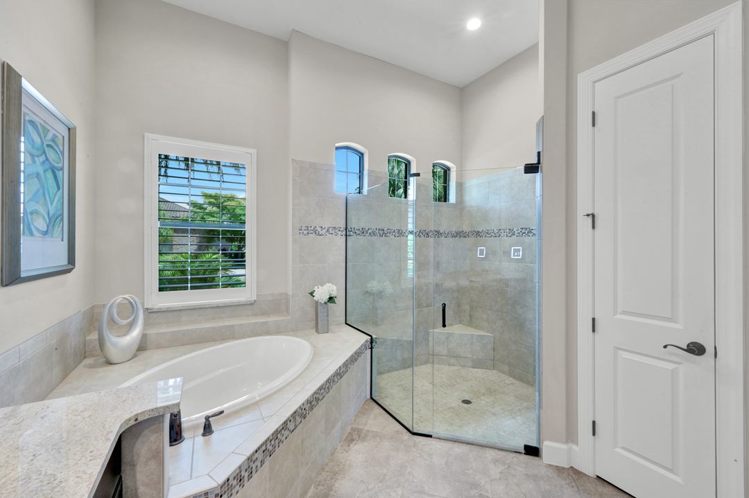 8675 Amour Ct, Naples, FL 34119