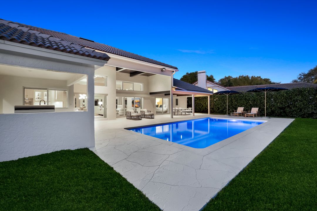 812 Tallow Tree Ct, Naples, FL 34108