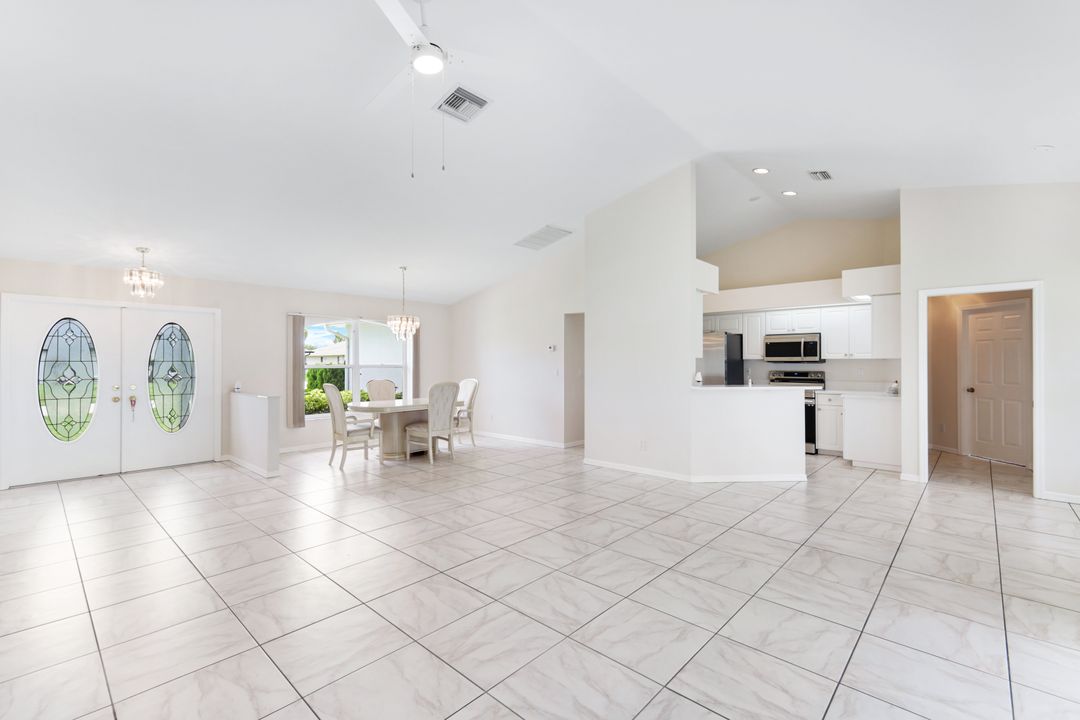 204 SE 19th Terrace, Cape Coral, FL 33990