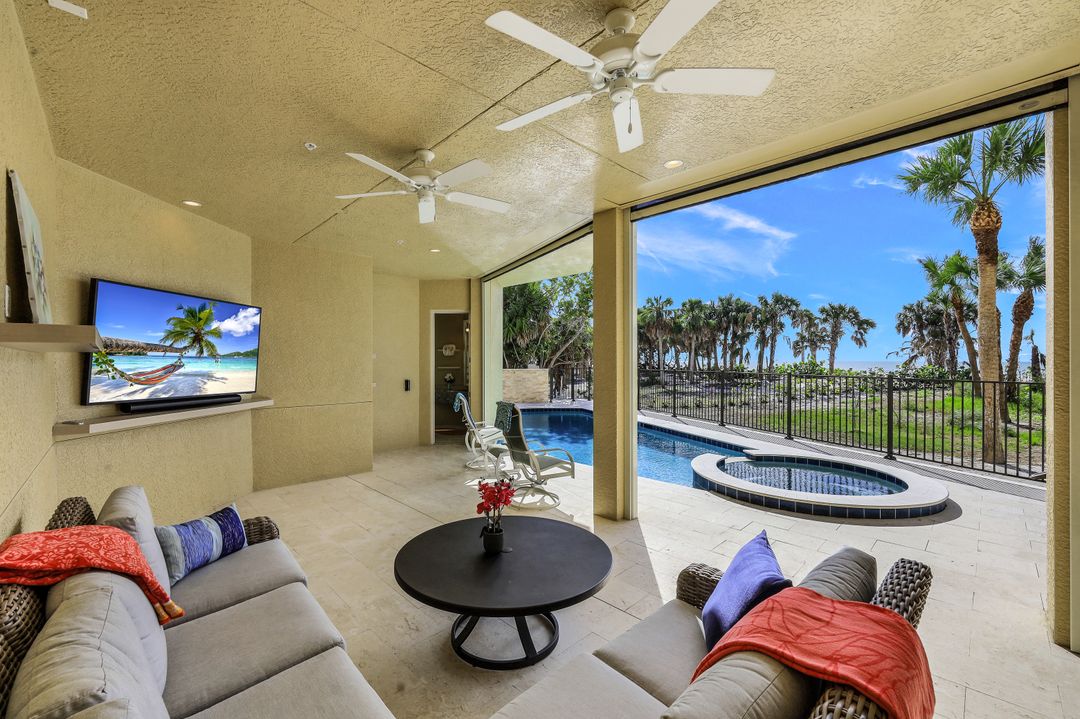 7425 Bay Colony Dr, Naples, FL 34108
