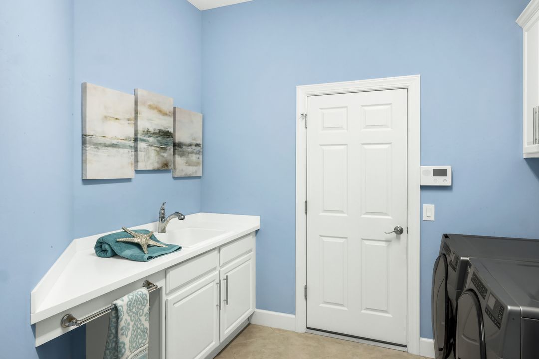 9314 Quarry Dr, Naples, FL 34120