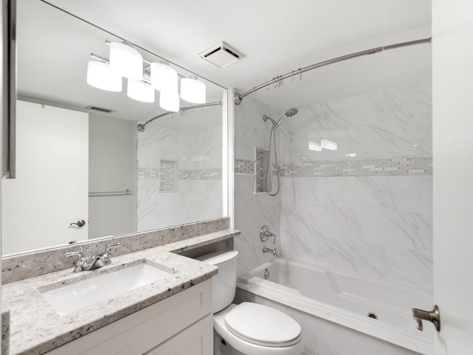 7706 Jewel Ln, Naples, FL 34109