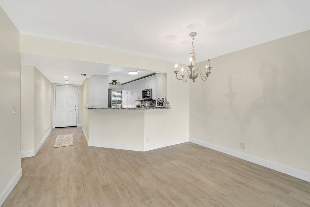 340 Horse Creek Dr #207, Naples, FL 34110