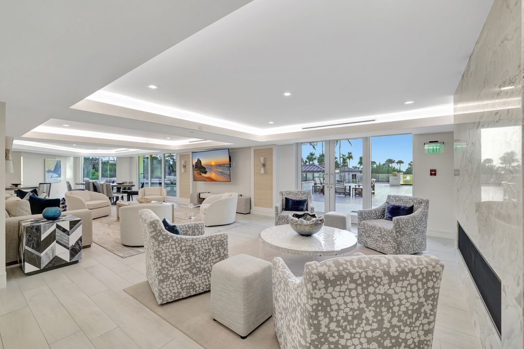 8111 Bay Colony Dr #1102, Naples, FL 34108