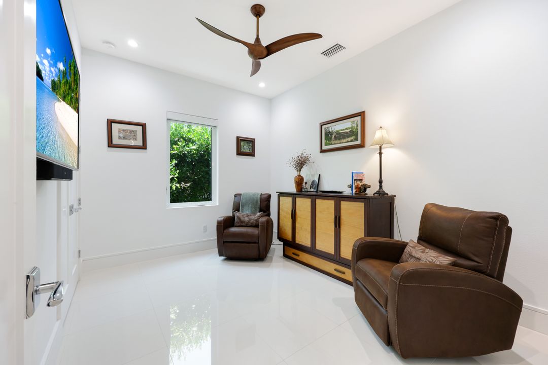 1167 22nd Ave N, Naples, FL 34103