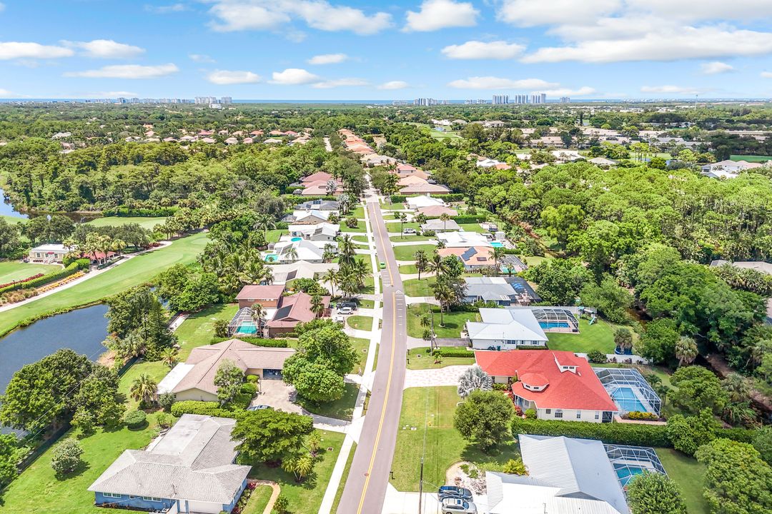 539 Cypress Way E, Naples, FL 34110