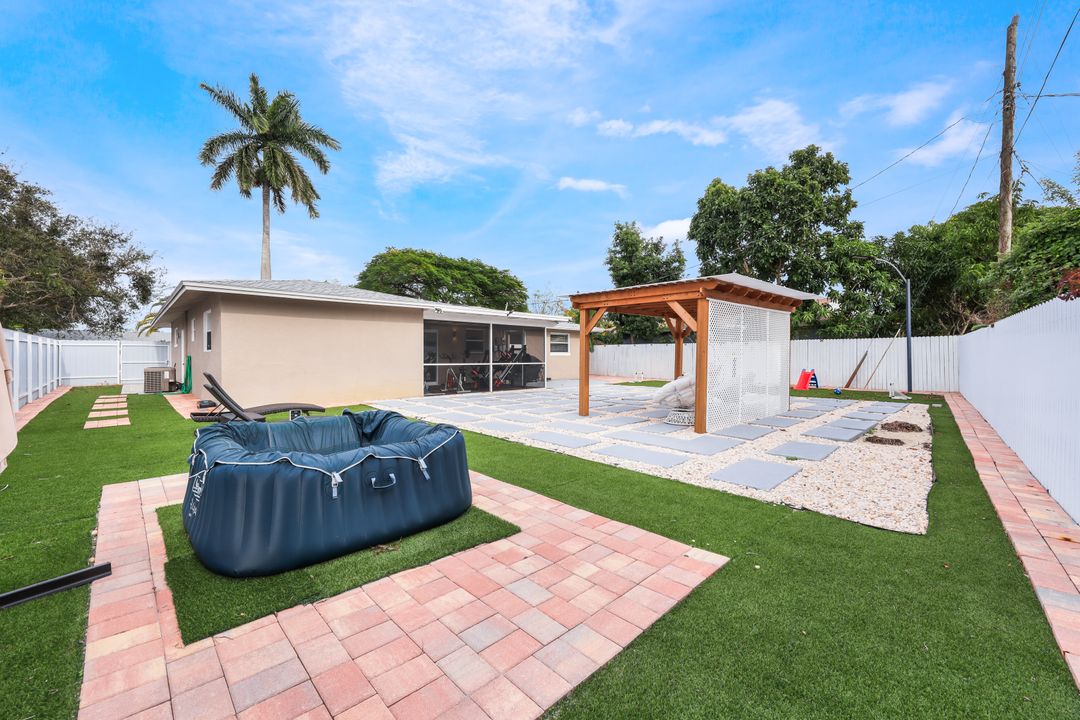 4830 Cortez Cir, Naples, FL 34112