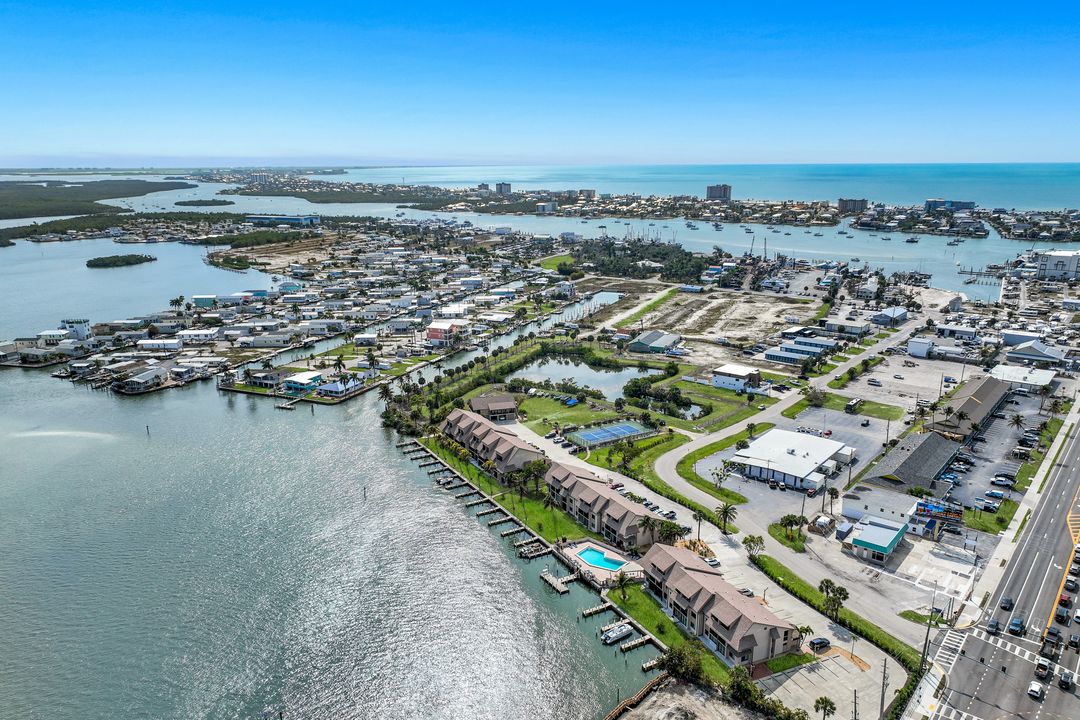 896 Buttonwood Dr  #108, Fort Myers Beach, FL 33931