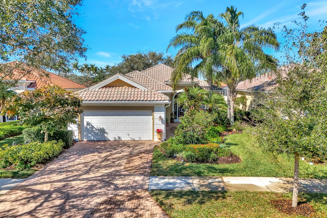 2914 Gilford Way, Naples, FL 34119