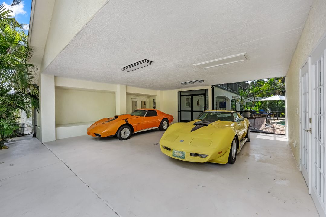 2061 Santa Barbara Blvd, Naples, FL 34116