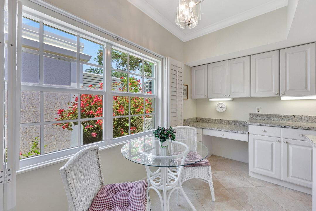 5929 Chanteclair Dr #8, Naples, FL 34108