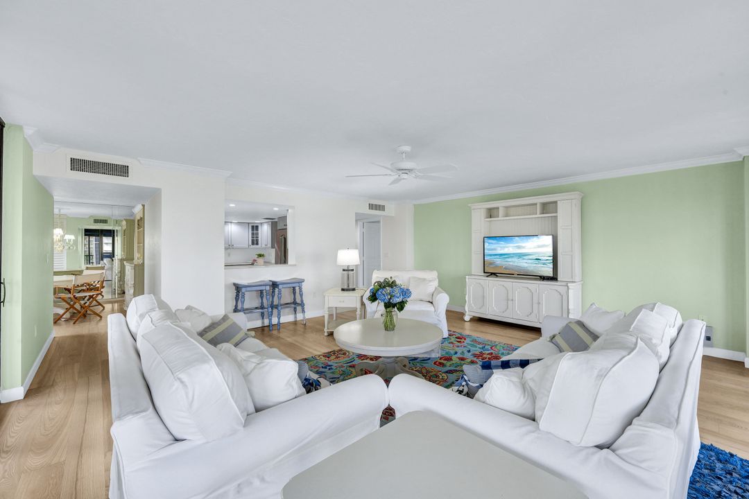 11030 Gulf Shore Dr #302, Naples, FL 34108