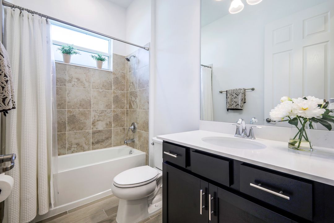 5994 Berwick Ln, Ave Maria, FL 34142